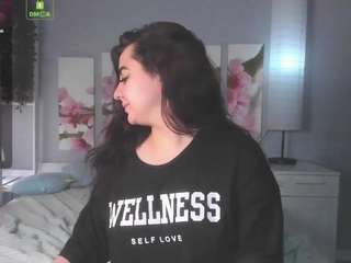 BellaDiaze on webcam for live free nude chat now