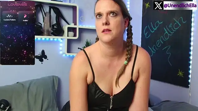 Ella_Unendlich naked in live sex video chat