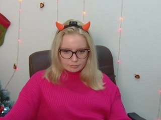 EvelinaSnow on webcam for live free nude chat now
