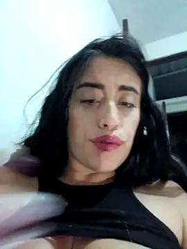 Freyja300 naked in live sex video chat