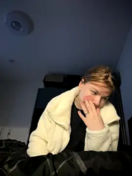 juliaundadem naked in live sex video chat