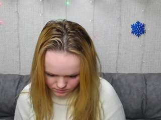 KseniaHopes on webcam for live free nude chat now