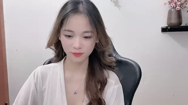 ——luna—— naked in live sex video chat