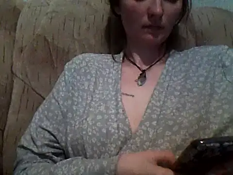 Mila–Rose naked in live sex video chat