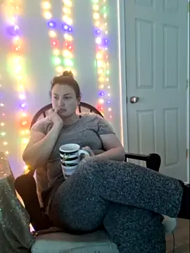 milkymommyteacher naked in live sex video chat