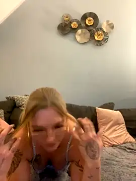 NickyGold_offiziell naked in live sex video chat