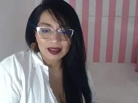 ShaniaWilson1 naked in live sex video chat