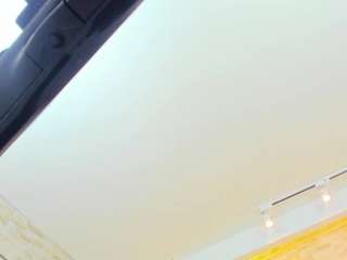 Shanon-Hughes on webcam for live free nude chat now