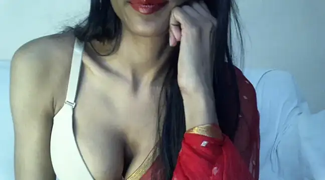 Sonia-silk naked in live sex video chat