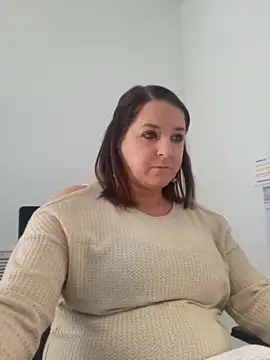 SouthernSass4U naked in live sex video chat