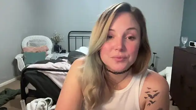SpoildKat naked in live sex video chat
