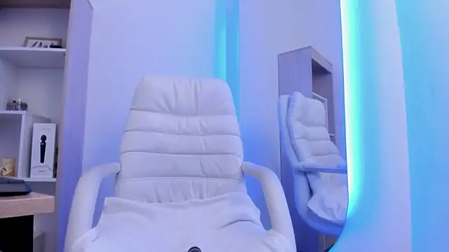 ValentinaaF naked in live sex video chat