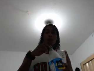 yohatinelly on webcam for live free nude chat now