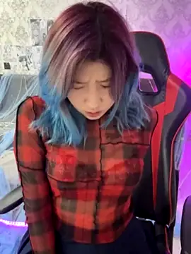 Akemilun naked in live sex video chat