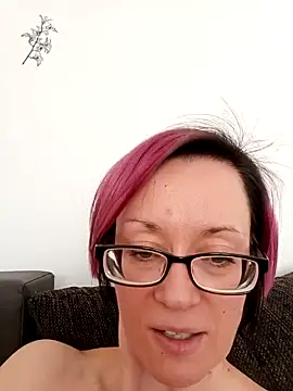 Anastasia-Kahtleen naked in live sex video chat