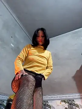 Aninyin22 naked in live sex video chat