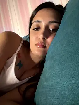 anndreeaa2 naked in live sex video chat