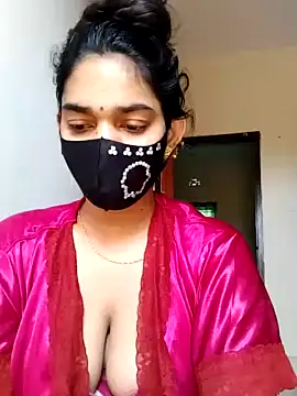Cutiee_Sarah naked in live sex video chat