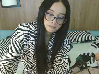 DiannaBels on webcam for live free nude chat now