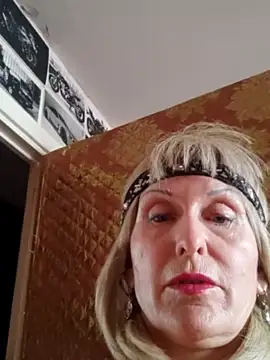 Eliza_Wendy naked in live sex video chat