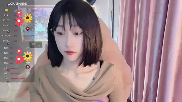 Fffaye naked in live sex video chat