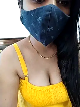 Gloie4u naked in live sex video chat