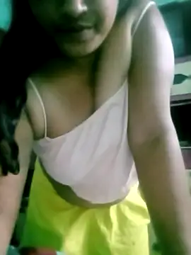 Hot-juli naked in live sex video chat