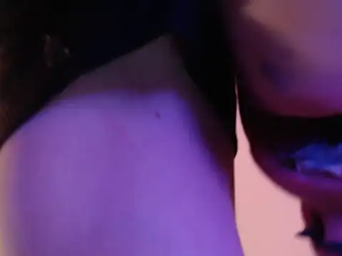 Insomniacid naked in live sex video chat