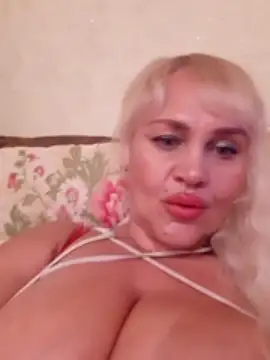 Isabela_Rosi naked in live sex video chat