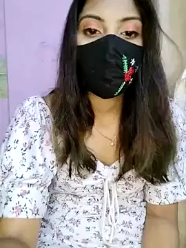 Juli_shah143 naked in live sex video chat