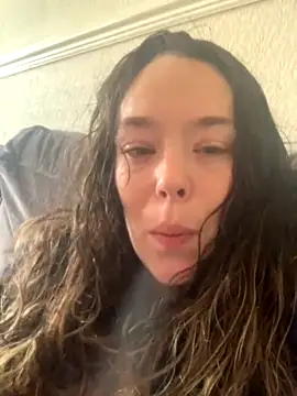 kira62 naked in live sex video chat