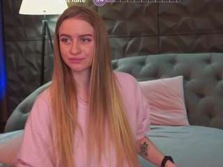 Krisss-Love on webcam for live free nude chat now