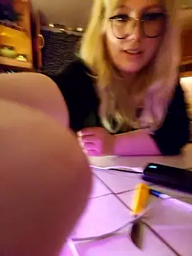 LexySaint naked in live sex video chat