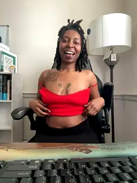 LeyaHoneybuns naked in live sex video chat