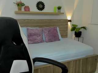 meganwow-2 on webcam for live free nude chat now