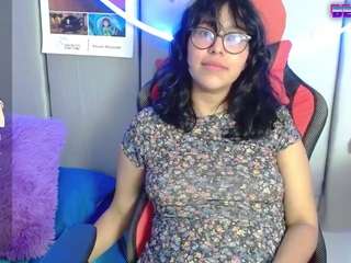 MoonJhonson on webcam for live free nude chat now