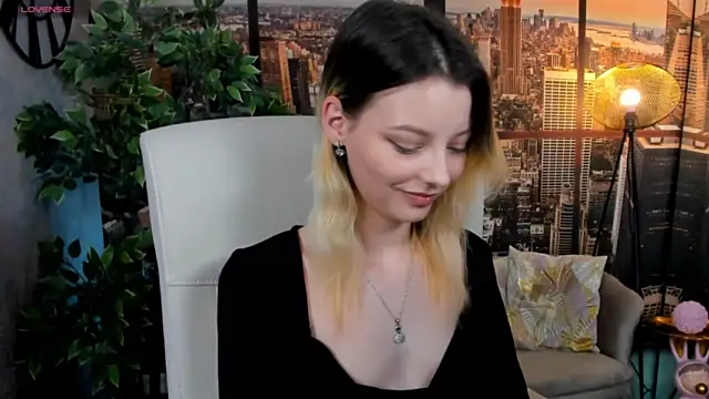 pretty_little_thing naked in live sex video chat