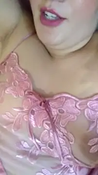 Rawya-34 naked in live sex video chat