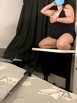 sara_laimaroc naked in live sex video chat