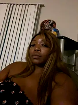 ShaunaDavis naked in live sex video chat