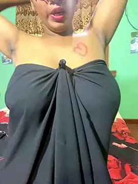 Sweet-berry-4 naked in live sex video chat