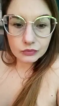 Vanilladreams naked in live sex video chat
