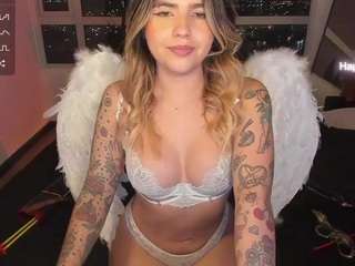 whites-emma on webcam for live free nude chat now