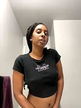 Your_Paris naked in live sex video chat