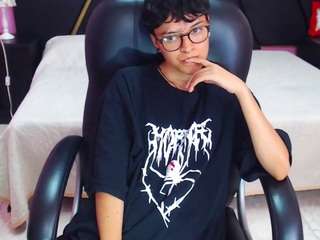 Zuki-Watson on webcam for live free nude chat now