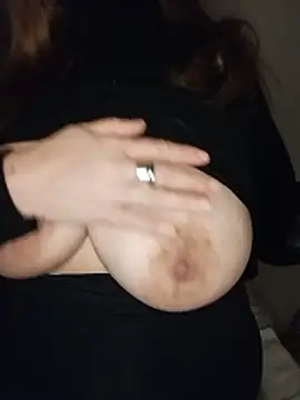 23Milly naked in live sex video chat