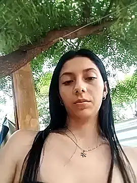 2_Doncellas naked in live sex video chat