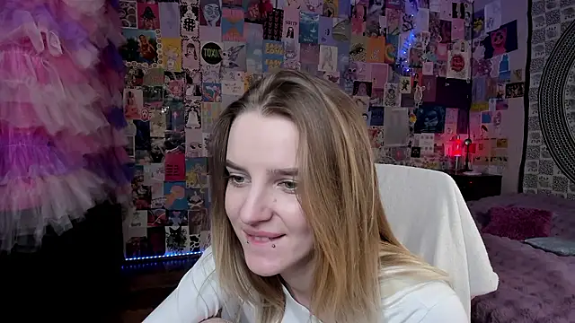 AlishaVei naked in live sex video chat