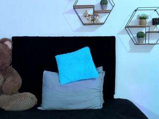 angelik-blue on webcam for live free nude chat now