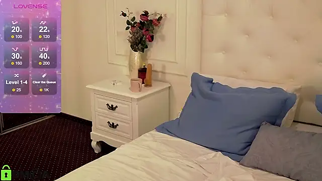 AriaRogers naked in live sex video chat